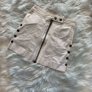Bebe Cream skirt